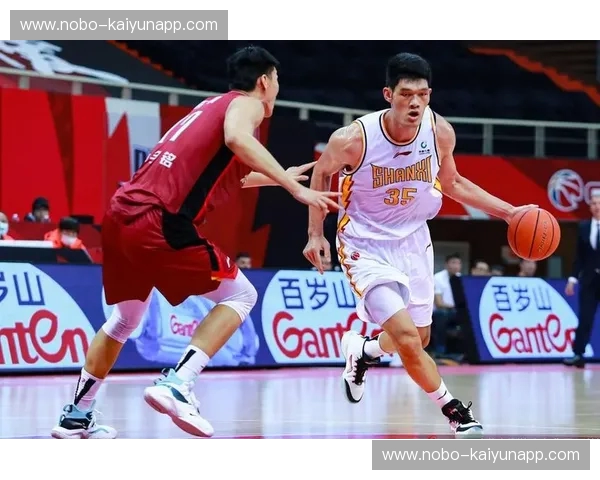 中国男篮资讯：聚焦赛场风云，见证新一代崛起